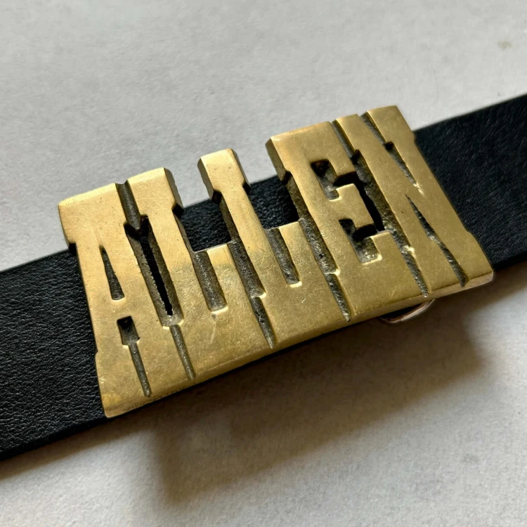 Allen lata 70/80 paskiem  